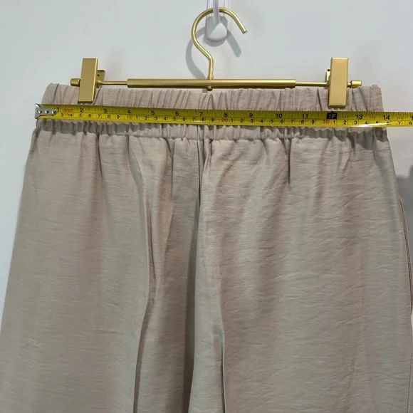 Zara Women's Beige suit set. Blazer L pants M. (Blazer fits M) NWT